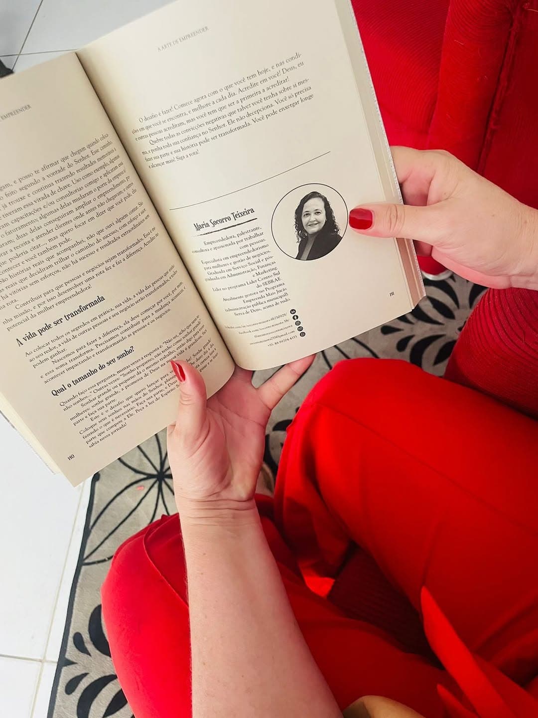 Entrega do livro autografado